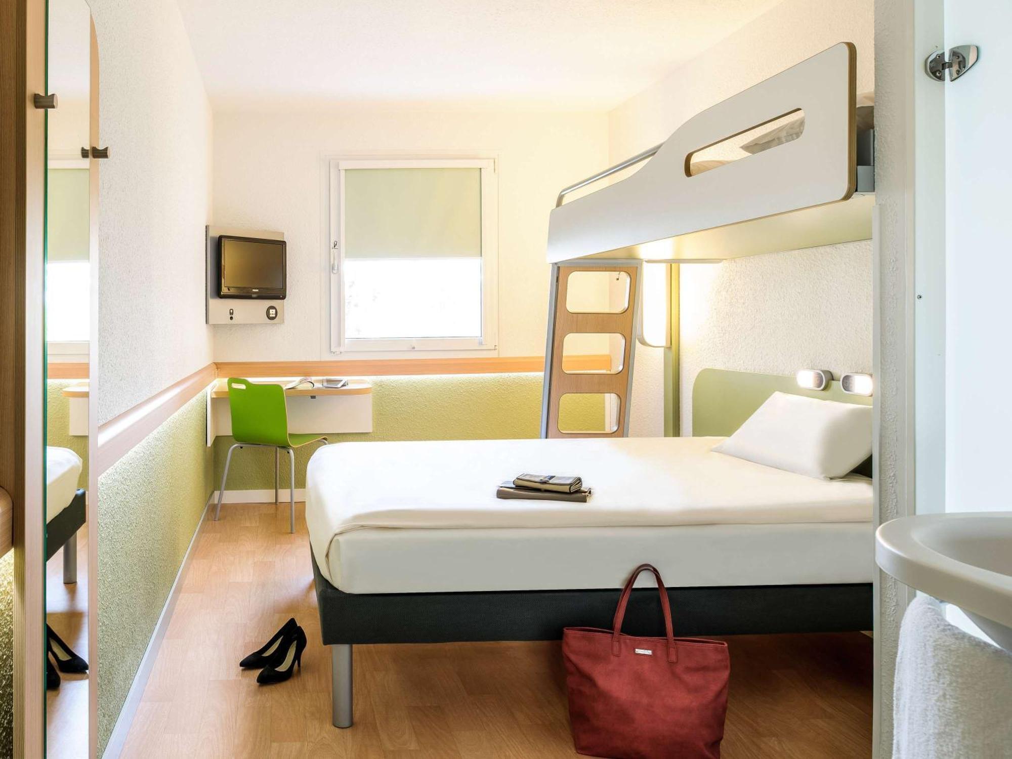 Ibis Budget Port *